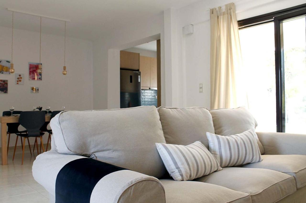 4 Bedroom Villa With Pool And Garden Néa Fókaia Kültér fotó