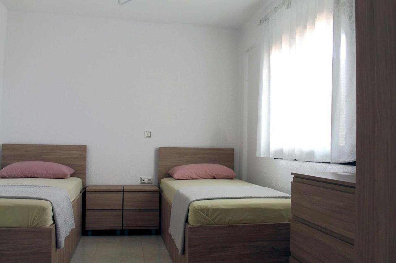 4 Bedroom Villa With Pool And Garden Néa Fókaia Kültér fotó