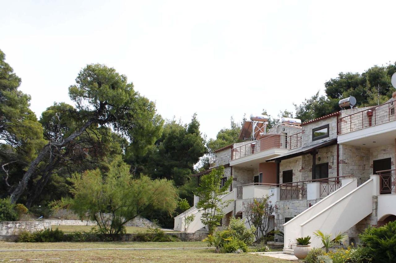 4 Bedroom Villa With Pool And Garden Néa Fókaia Kültér fotó