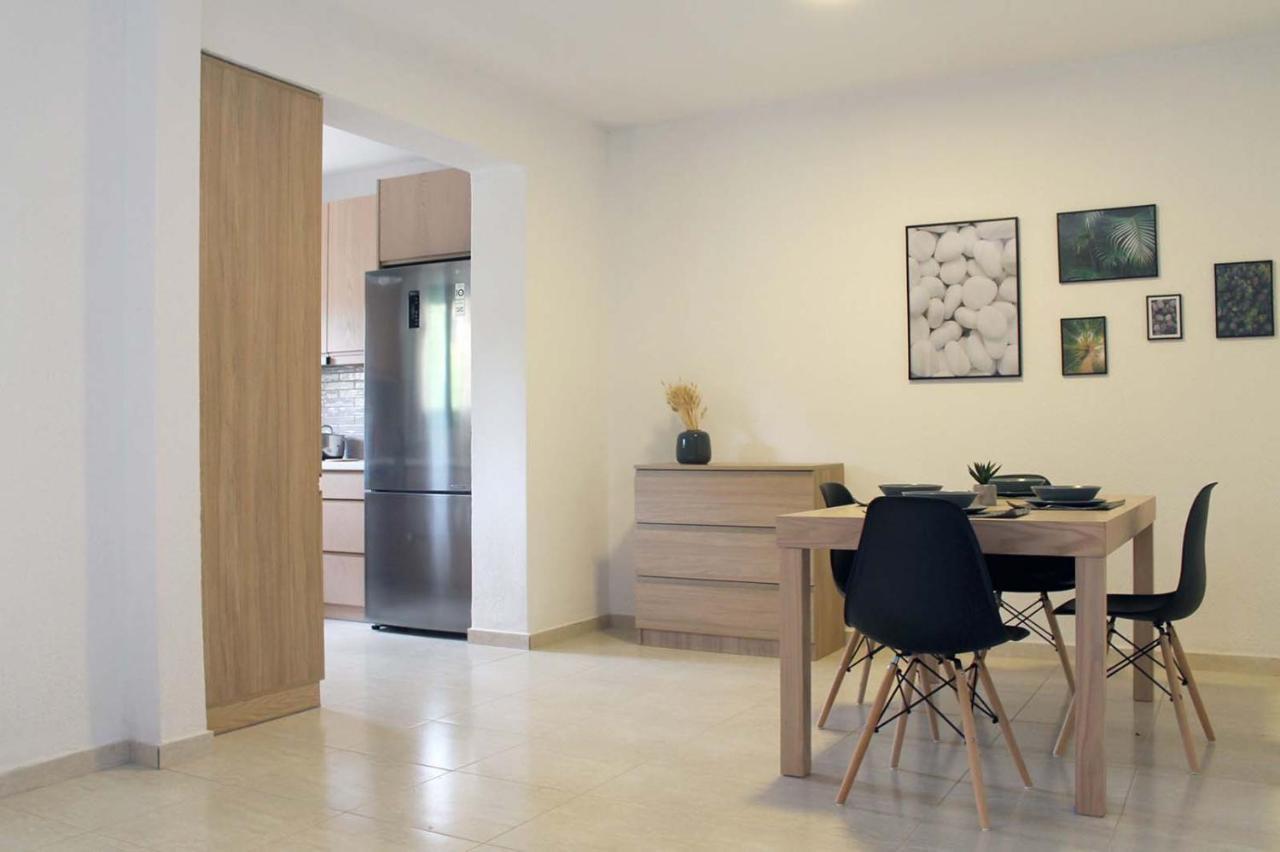 4 Bedroom Villa With Pool And Garden Néa Fókaia Kültér fotó