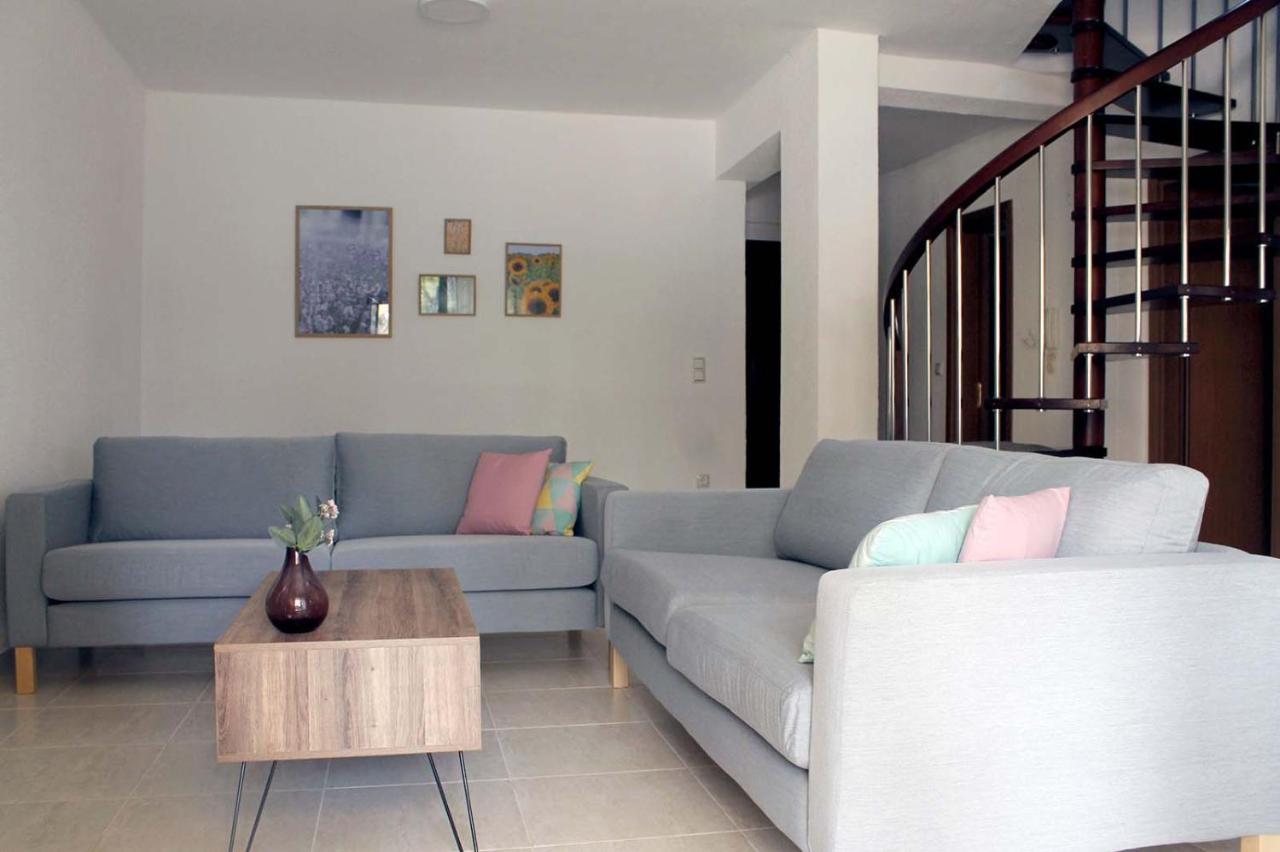 4 Bedroom Villa With Pool And Garden Néa Fókaia Kültér fotó