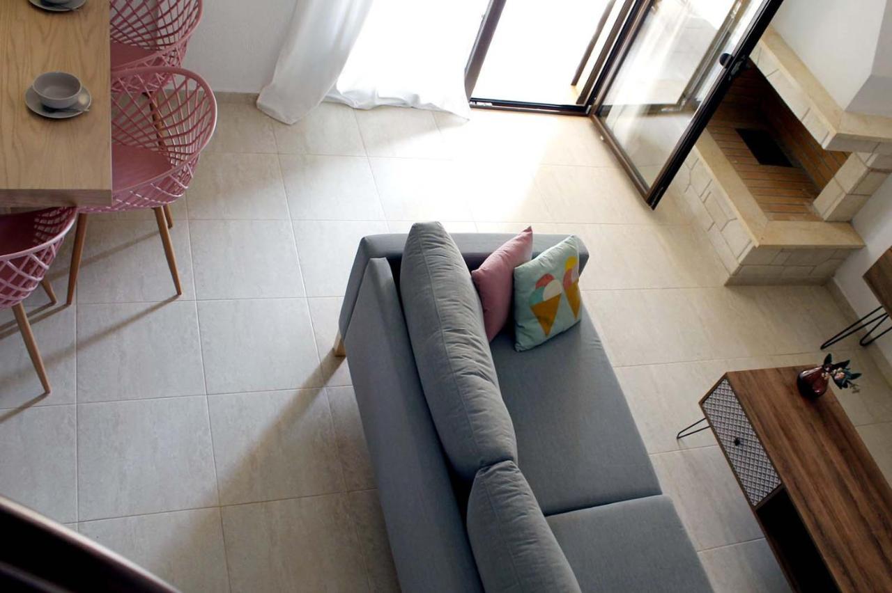 4 Bedroom Villa With Pool And Garden Néa Fókaia Kültér fotó